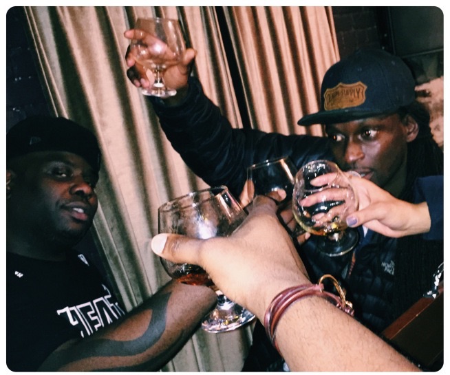 Behind Closed Doors En Cachette